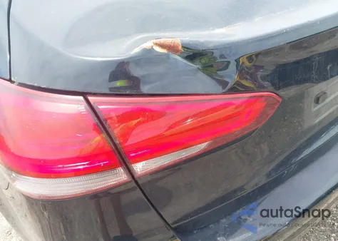 2018 Kia Forte Lx z USA, uszkodzony, nr VIN 3KPFK4A74JE227773